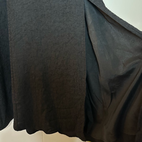 NWT ASTR the Label Crinkle Shoulder Midi Dress Black Women’s M - Picture 6 of 13